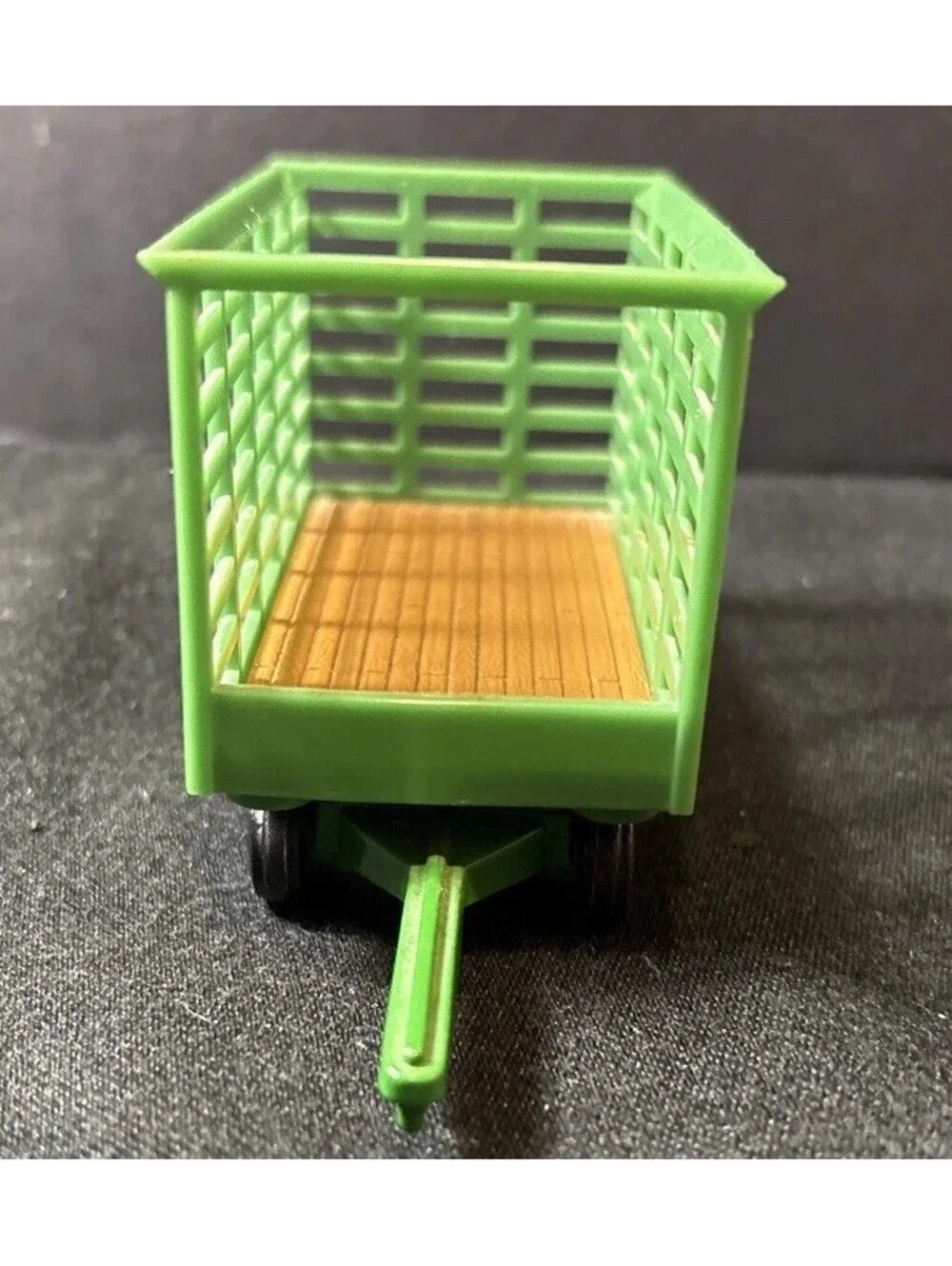Vintage John Deere Bale Throw Wagon Die-cast Ertl Hay Wagon 1/64 Loose Great Con